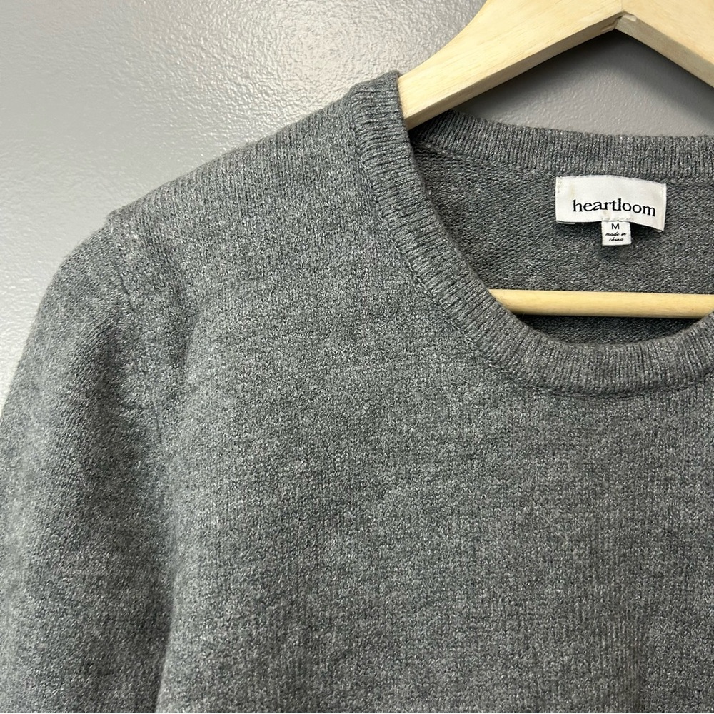 Heartloom Grey Long Sleeve Crew Sweater Size Medium - Picture 2 of 8